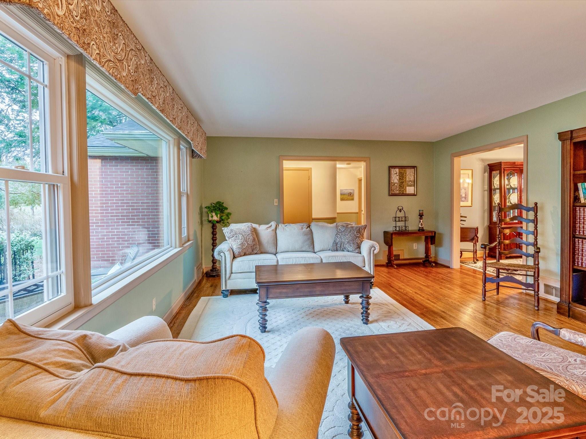 35 Windsor Road Asheville, NC 28804 - Photo 12 of 48 Gallery Image 12