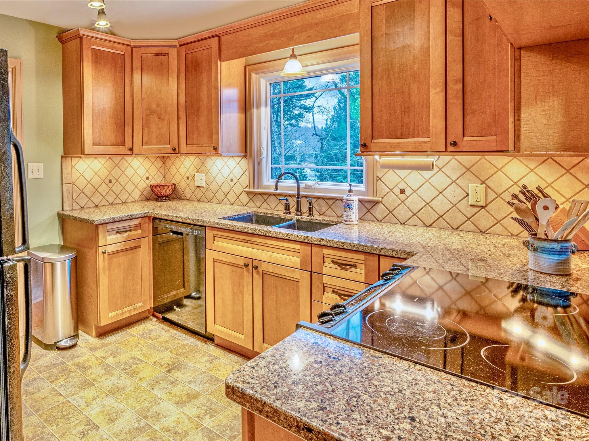 35 Windsor Road Asheville, NC 28804 - Photo 20 of 48 Gallery Image 20
