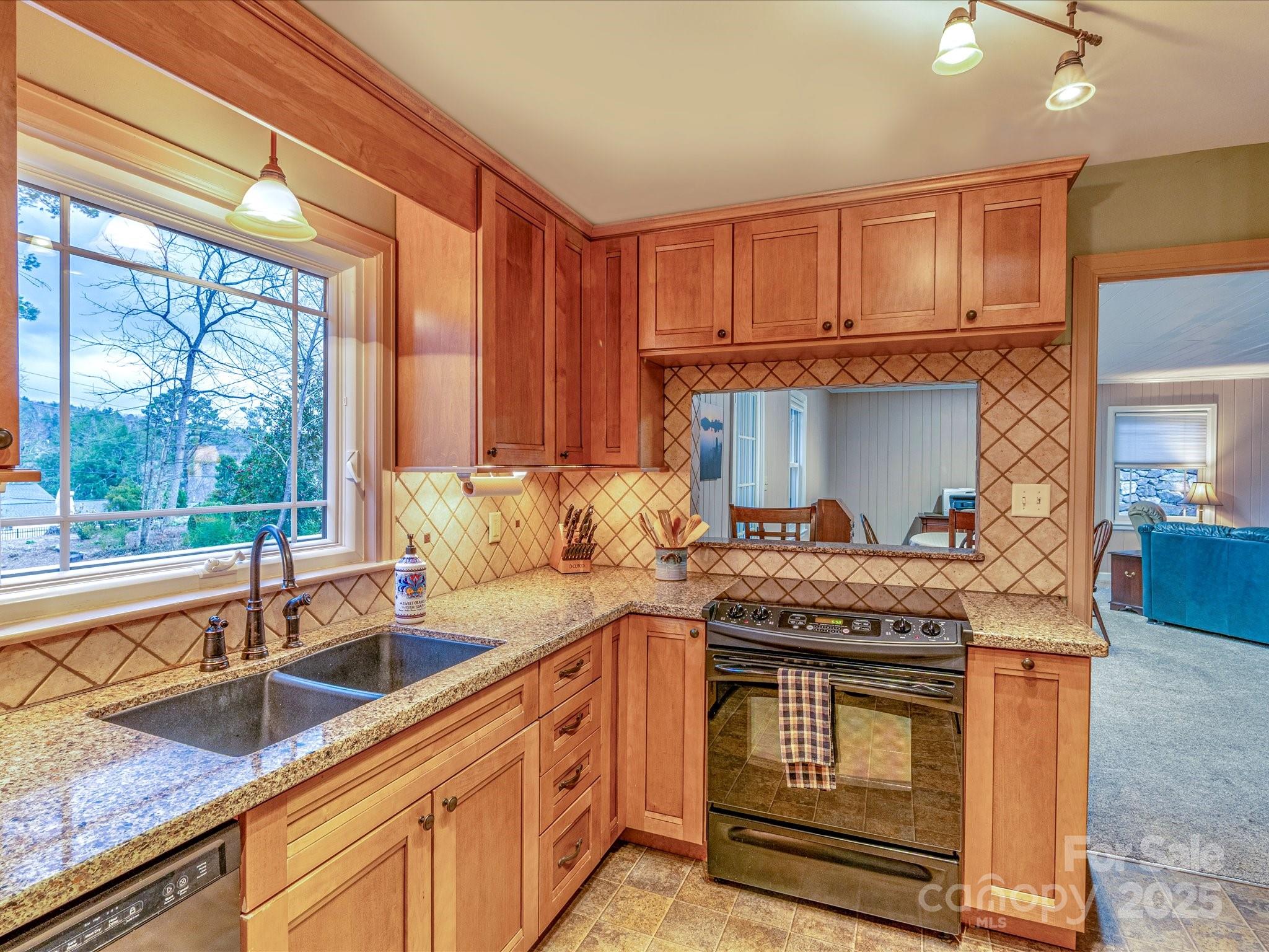 35 Windsor Road Asheville, NC 28804 - Photo 21 of 48 Gallery Image 21