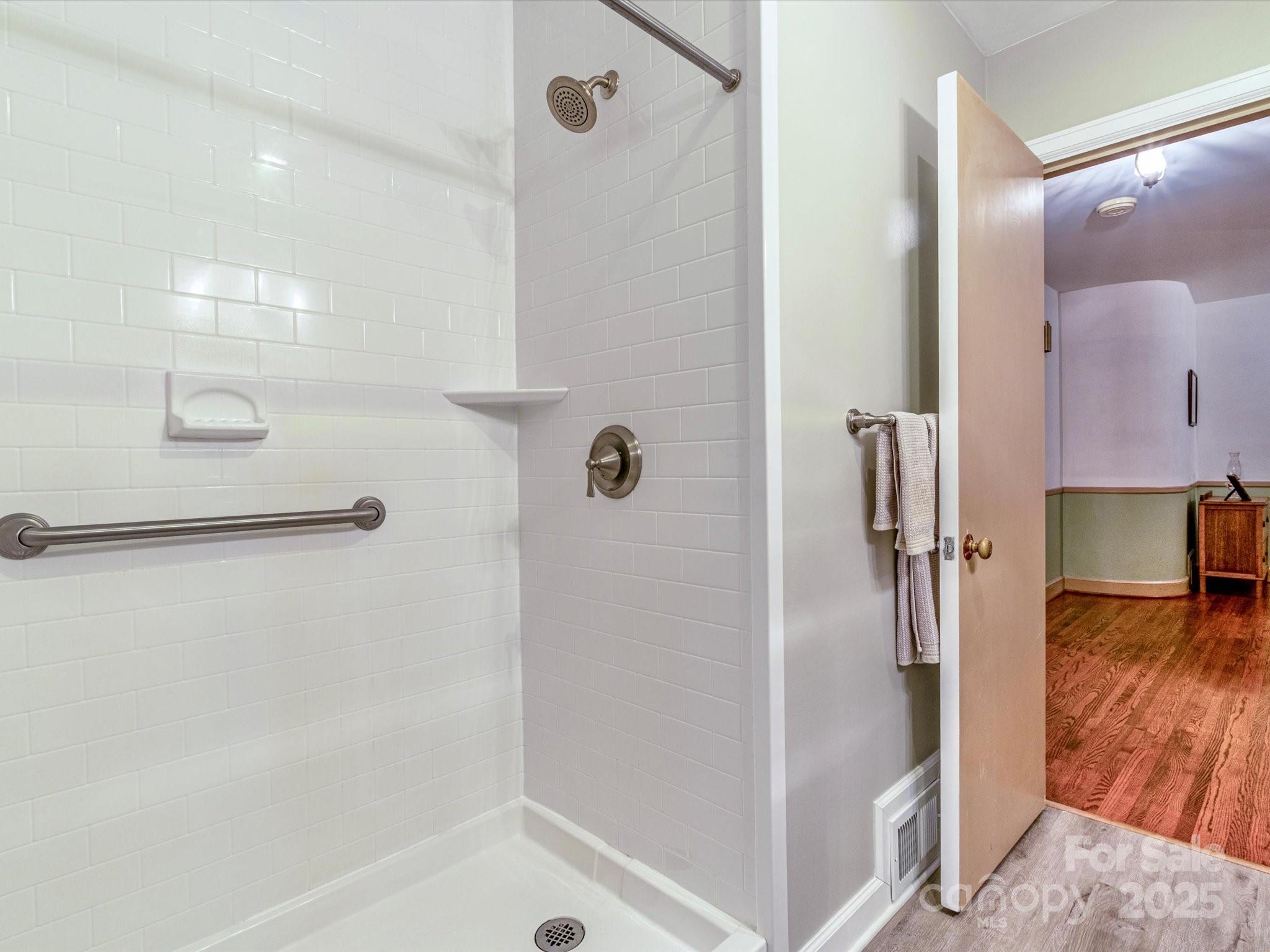 35 Windsor Road Asheville, NC 28804 - Photo 35 of 48 Gallery Image 35