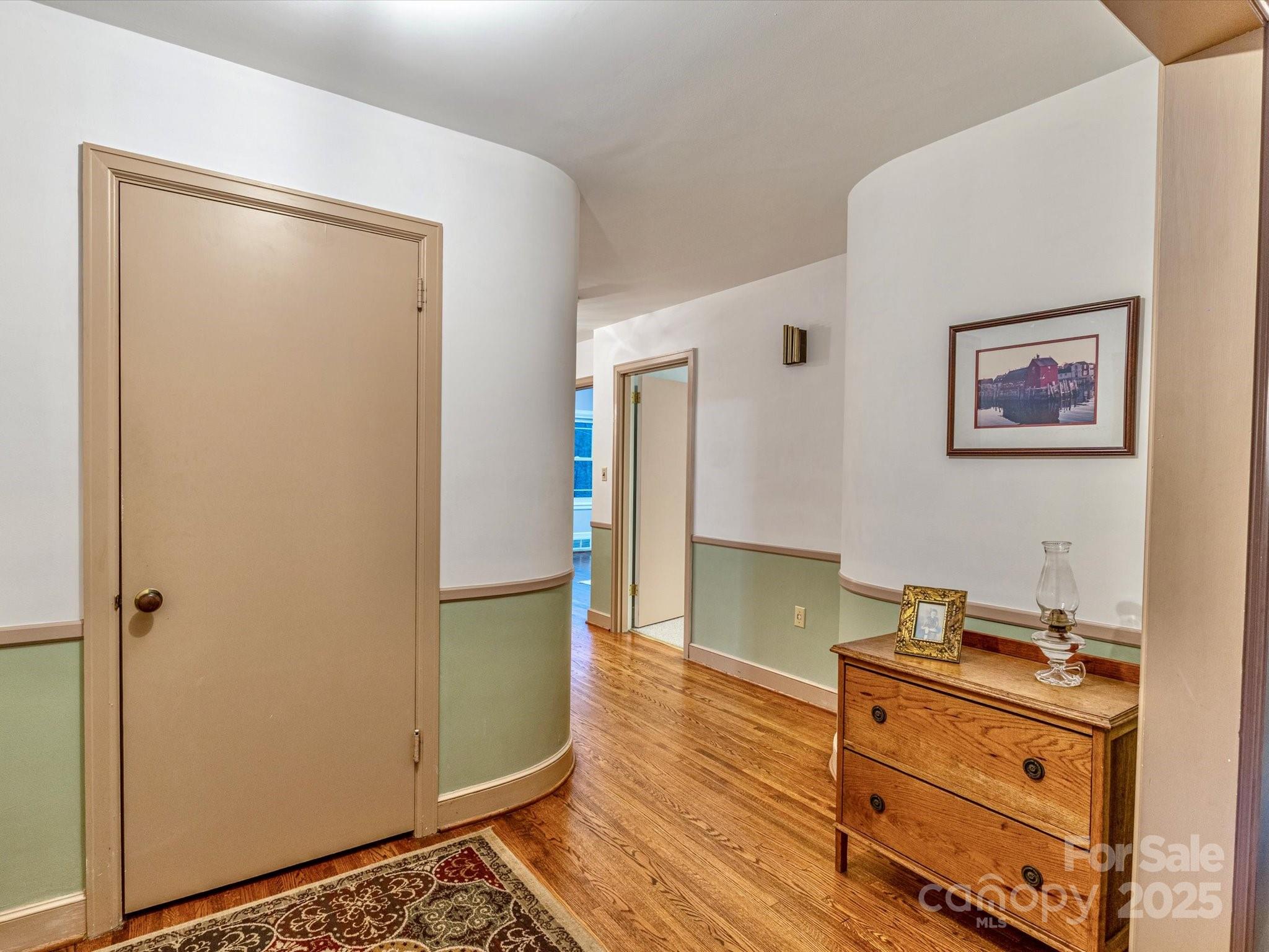 35 Windsor Road Asheville, NC 28804 - Photo 6 of 48 Gallery Image 6