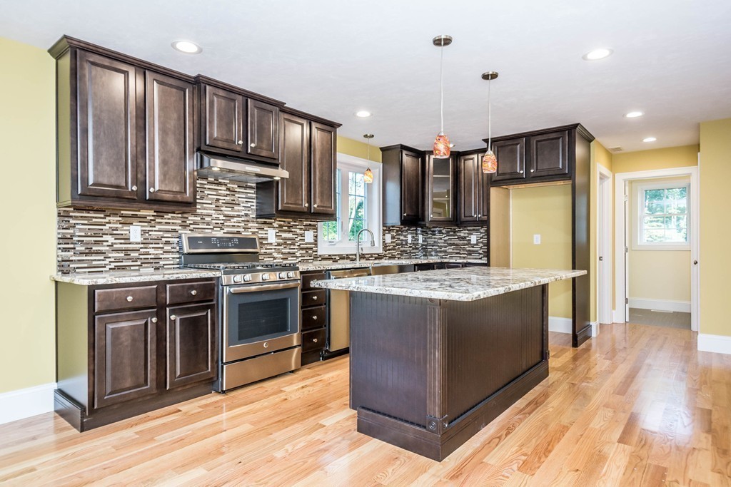11 Fieldstone Lane Georgetown, MA 01833 - Photo 6 of 24 Gallery Image 6