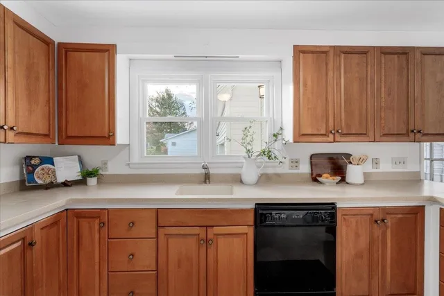 $529,900 | 212 Kearney Street, Manchester, NH 03104