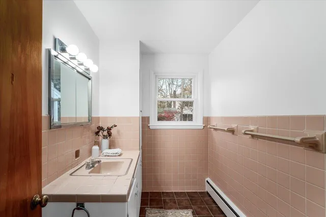 $529,900 | 212 Kearney Street, Manchester, NH 03104