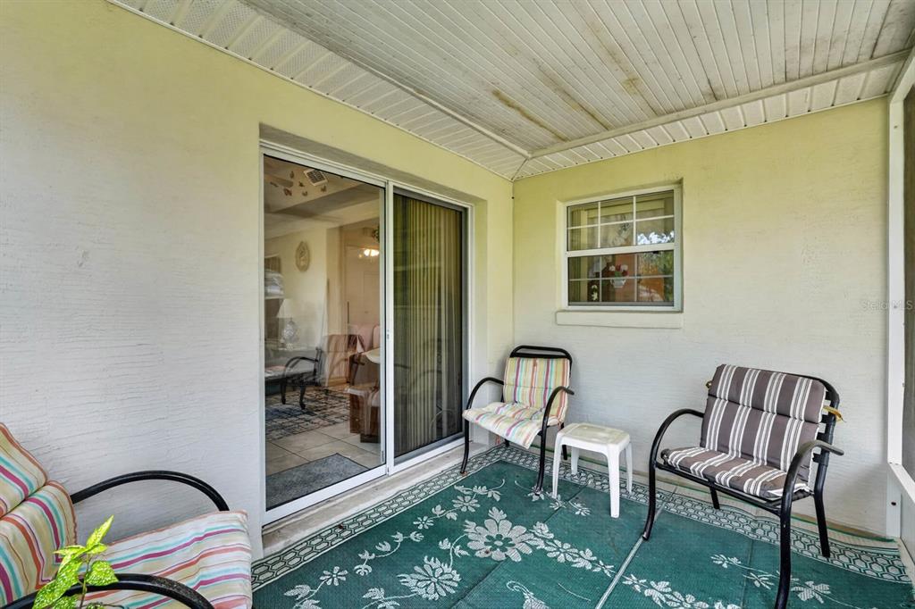 80 Roxboro Drive Palm Coast, FL 32164 - Photo 21 of 39 a living room with furniture