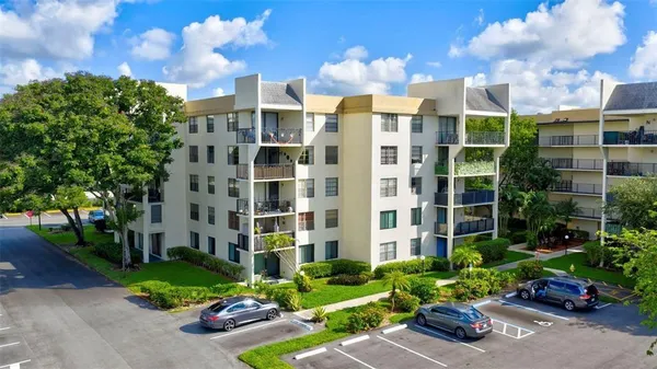 $190,000 | 6190 Woodlands Boulevard, Unit 107, Tamarac, FL 33319