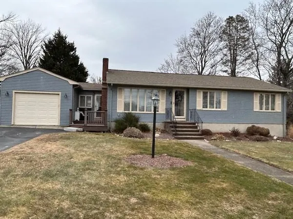 $2,900 | 3 Crestwood Drive, Johnston, RI 02919