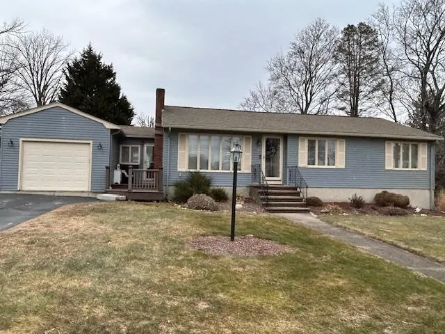 $2,900 | 3 Crestwood Drive, Johnston, RI 02919