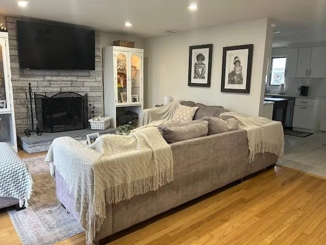 $2,900 | 3 Crestwood Drive, Johnston, RI 02919