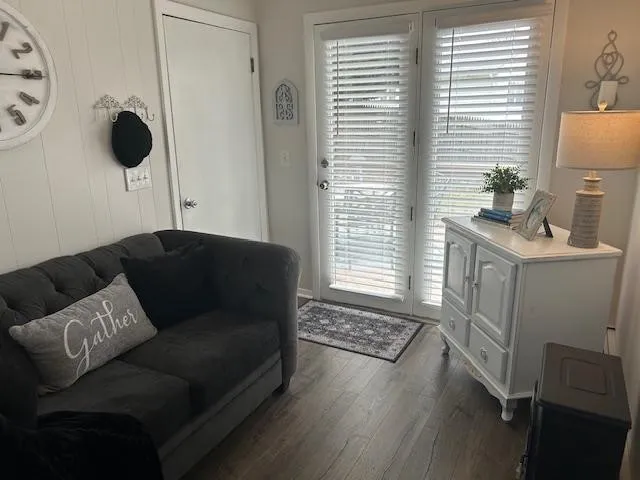 $2,900 | 3 Crestwood Drive, Johnston, RI 02919