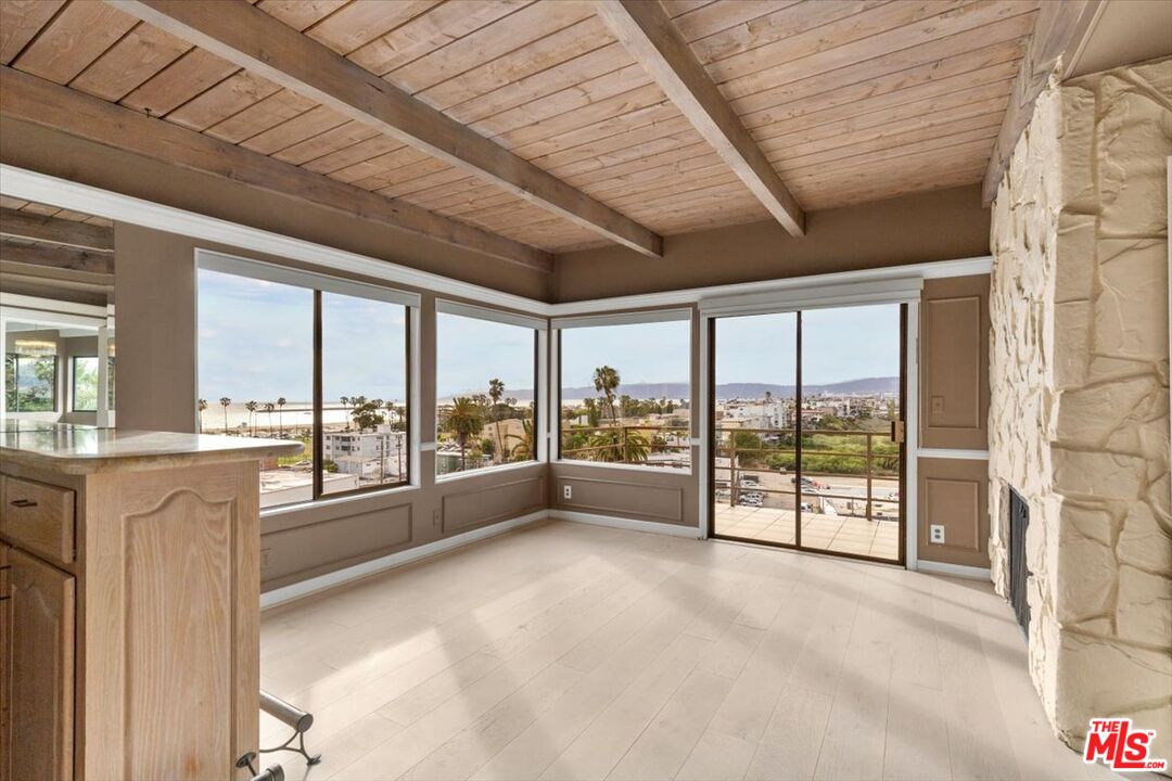 243 Montreal Street Playa del Rey, CA 90293 - Photo 11 of 47
