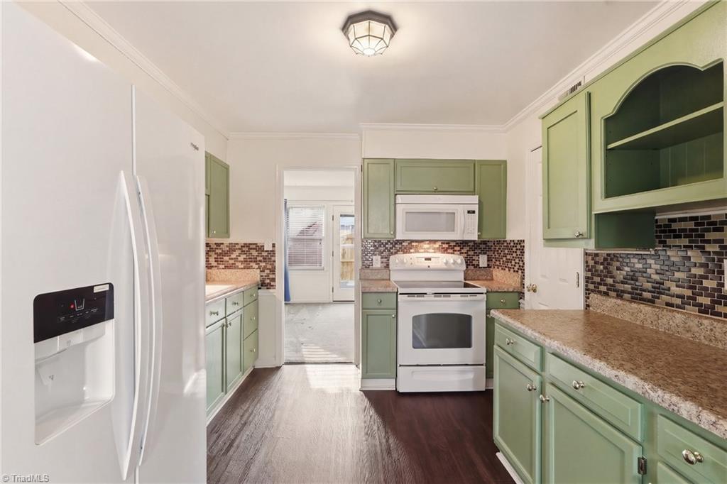 4822 Tower Road, Unit C Greensboro, NC 27410 - Photo 11 of 48 Kitchen