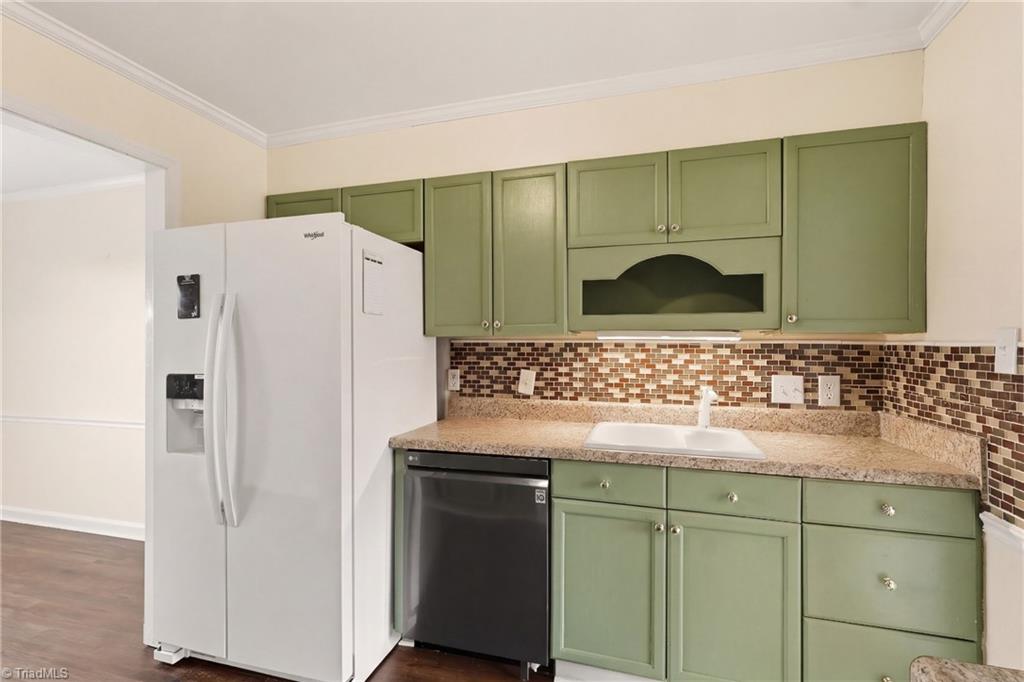 4822 Tower Road, Unit C Greensboro, NC 27410 - Photo 12 of 48 Kitchen