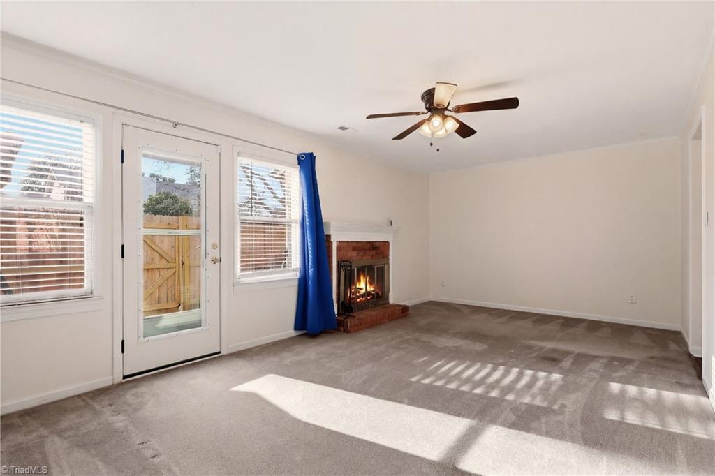 4822 Tower Road, Unit C Greensboro, NC 27410 - Photo 15 of 48 Living Room