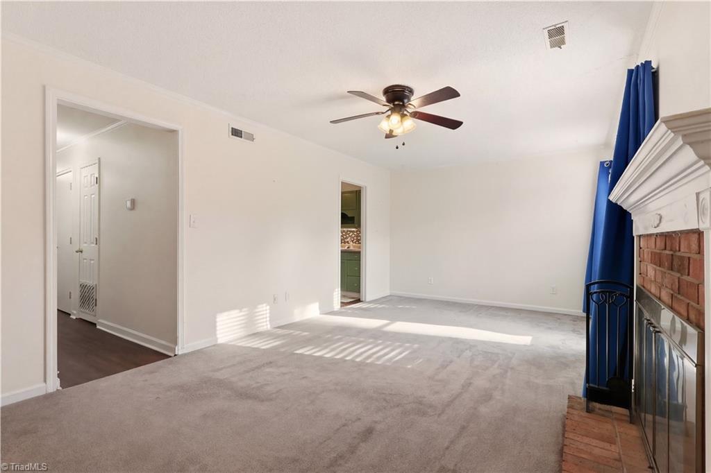 4822 Tower Road, Unit C Greensboro, NC 27410 - Photo 18 of 48 Living Room