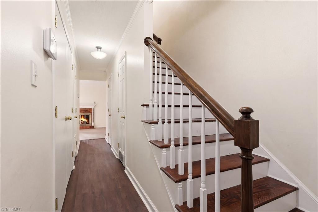 4822 Tower Road, Unit C Greensboro, NC 27410 - Photo 4 of 48 Entryway