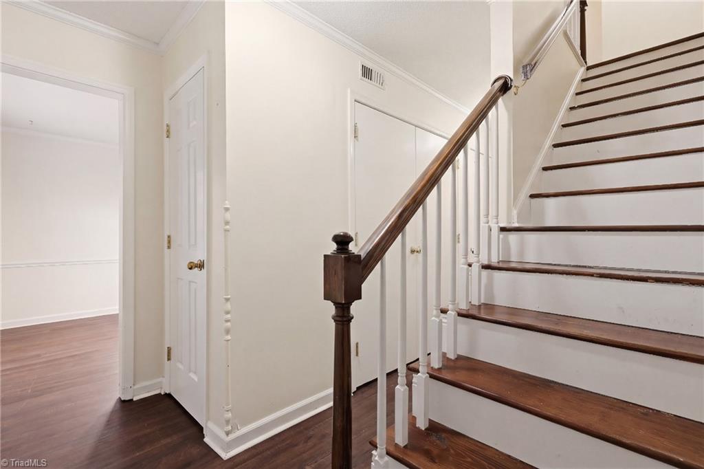 4822 Tower Road, Unit C Greensboro, NC 27410 - Photo 5 of 48 Entryway