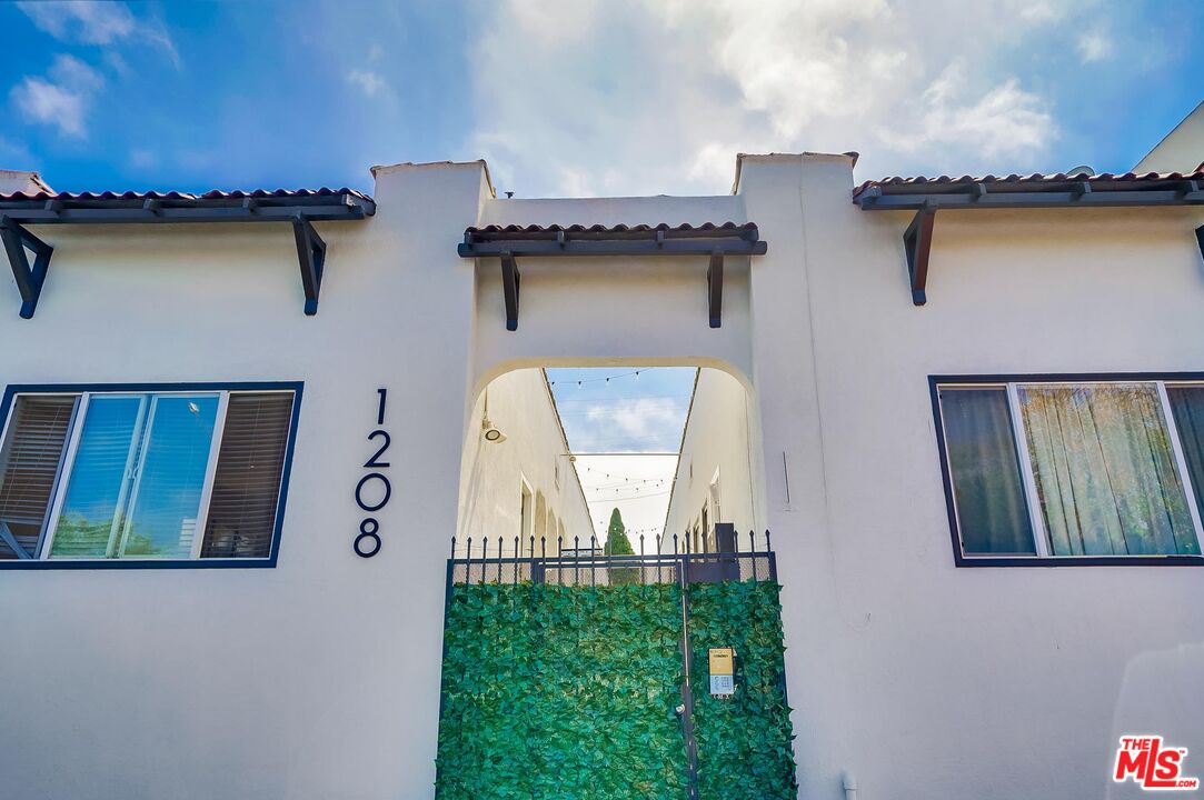 1208 Daisy Avenue Long Beach, CA 90813 - Photo 2 of 22