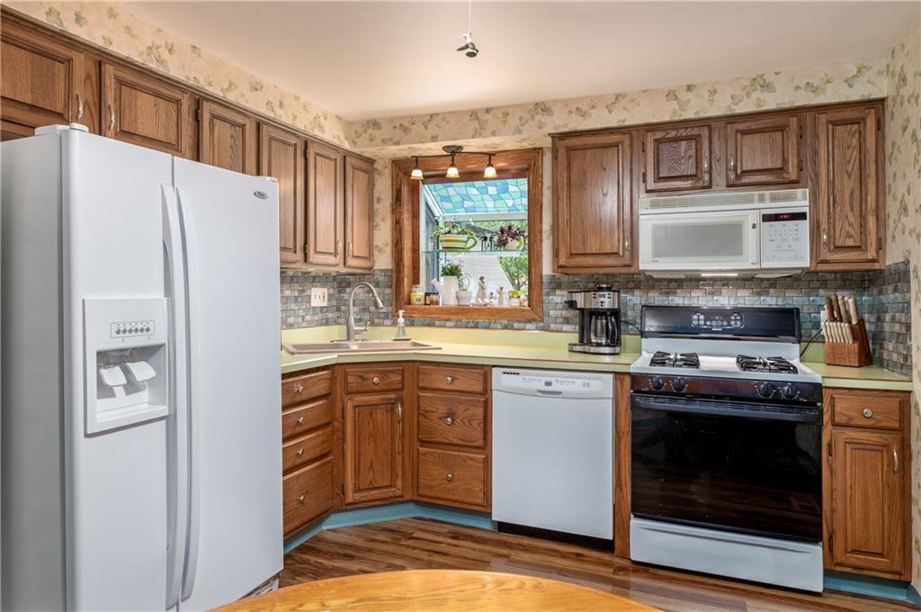 1075 Highfield Road Bethel Park, PA 15102 - Photo 11 of 25 Gallery Image 11