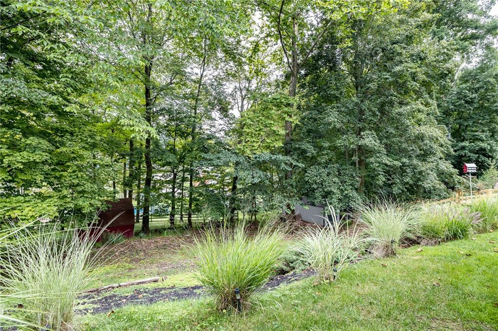 1075 Highfield Road Bethel Park, PA 15102 - Photo 17 of 25 Gallery Image 17