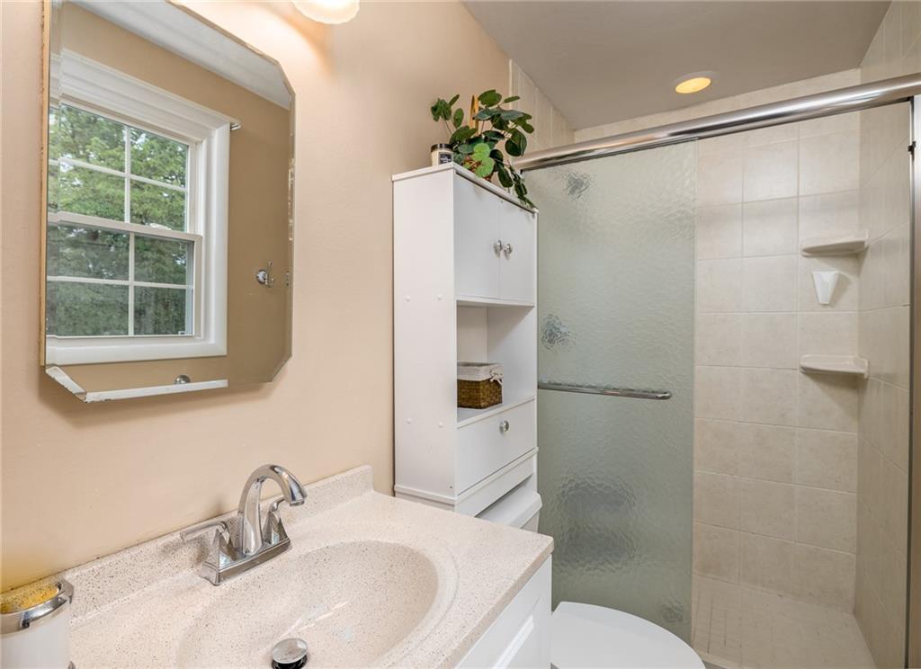 1075 Highfield Road Bethel Park, PA 15102 - Photo 20 of 25 Gallery Image 20