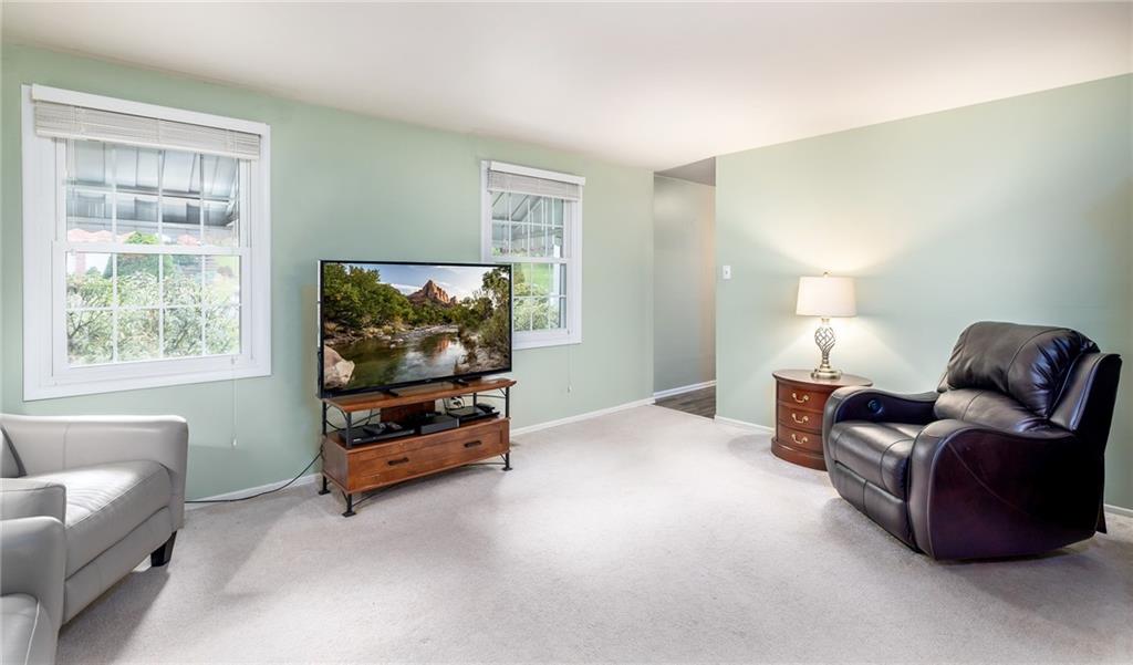 1075 Highfield Road Bethel Park, PA 15102 - Photo 7 of 25 Gallery Image 7