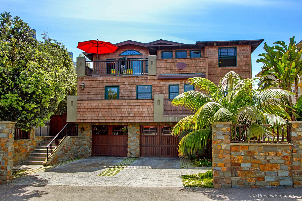 554 Neptune Avenue Encinitas, CA 92024 - Photo 2 of 24 Gallery Image 2