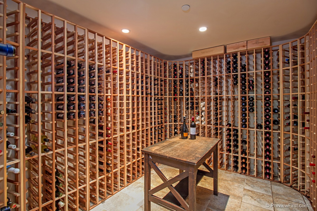 554 Neptune Avenue Encinitas, CA 92024 - Photo 15 of 24 Gallery Image 15