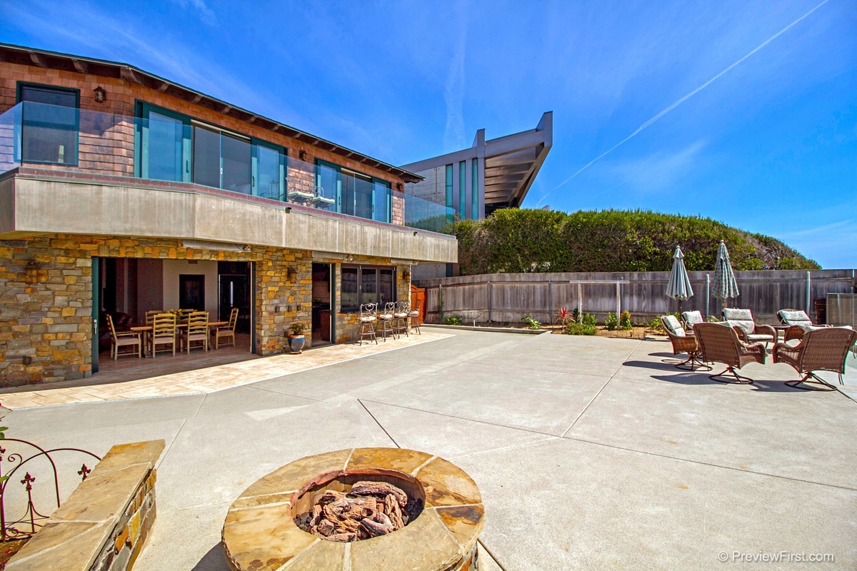 554 Neptune Avenue Encinitas, CA 92024 - Photo 16 of 24 Gallery Image 16