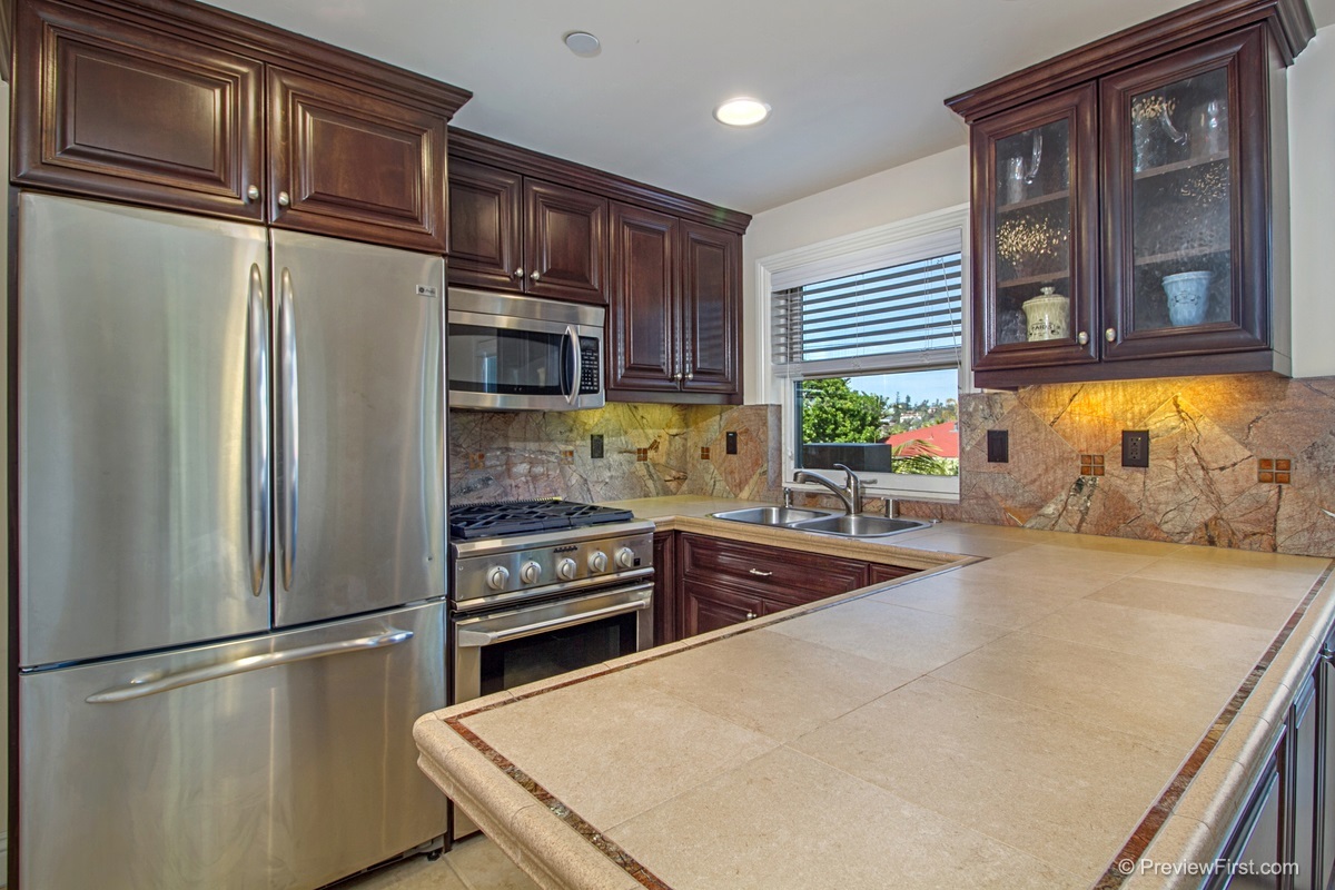 554 Neptune Avenue Encinitas, CA 92024 - Photo 20 of 24 Gallery Image 20