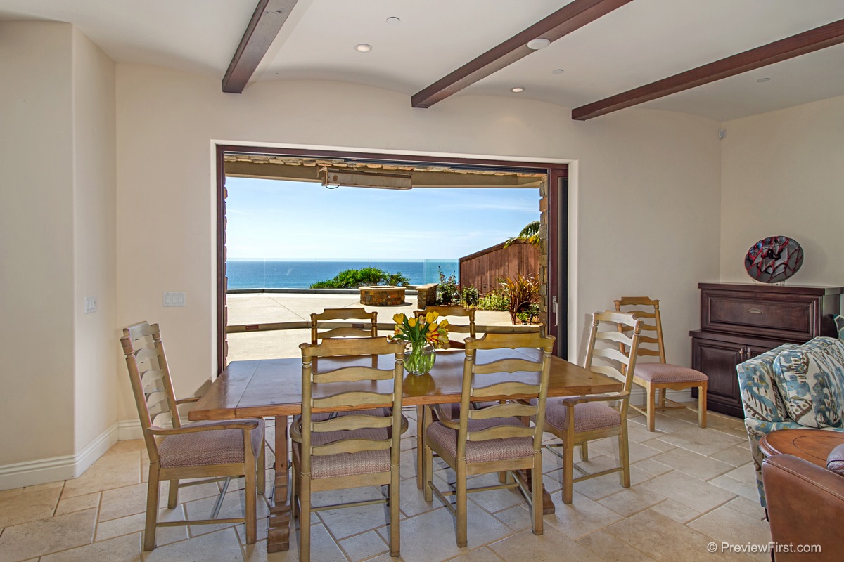 554 Neptune Avenue Encinitas, CA 92024 - Photo 4 of 24 Gallery Image 4