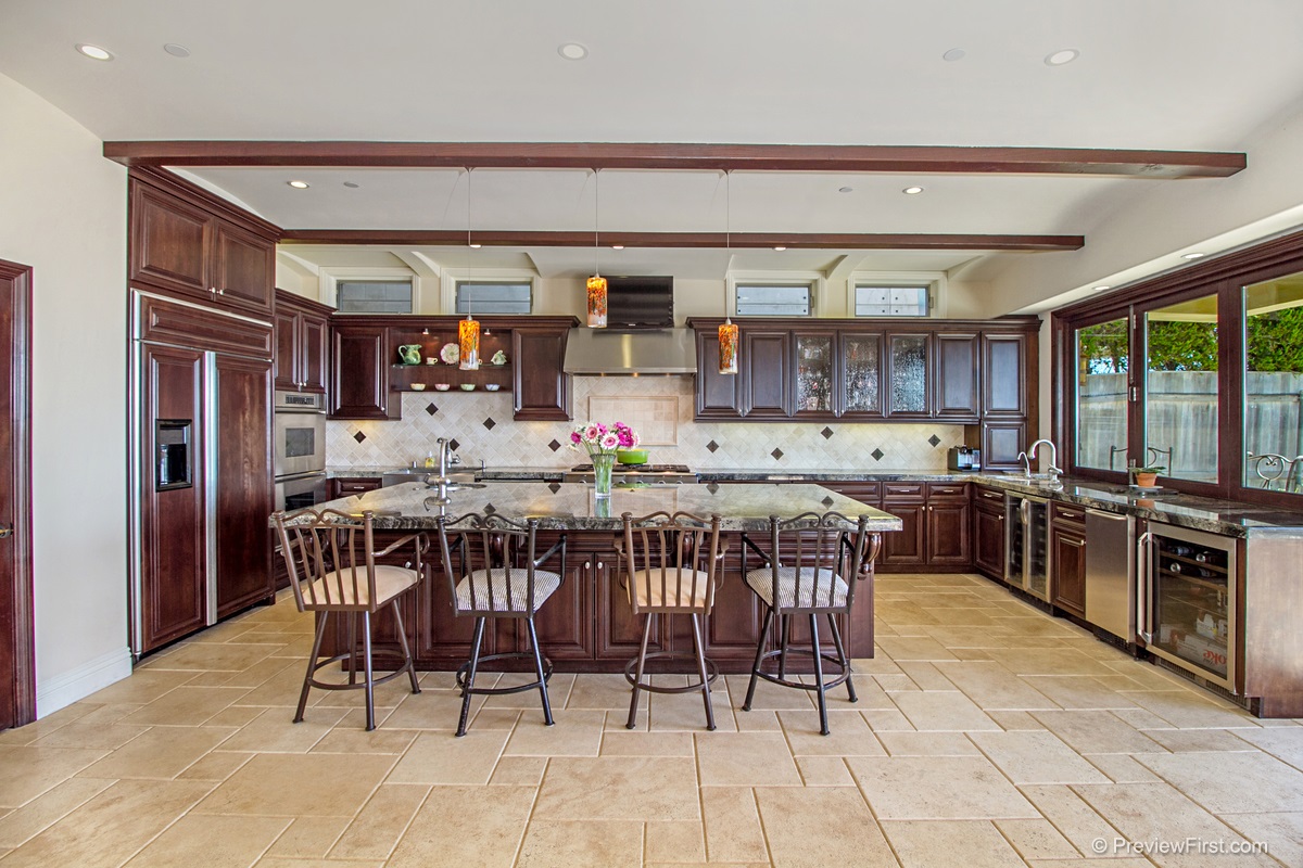 554 Neptune Avenue Encinitas, CA 92024 - Photo 5 of 24 Gallery Image 5