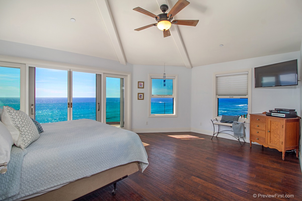 554 Neptune Avenue Encinitas, CA 92024 - Photo 7 of 24 Gallery Image 7