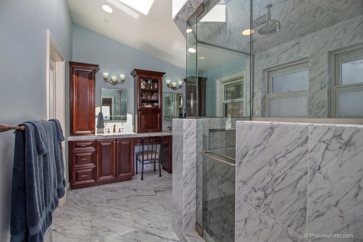 554 Neptune Avenue Encinitas, CA 92024 - Photo 8 of 24 Gallery Image 8