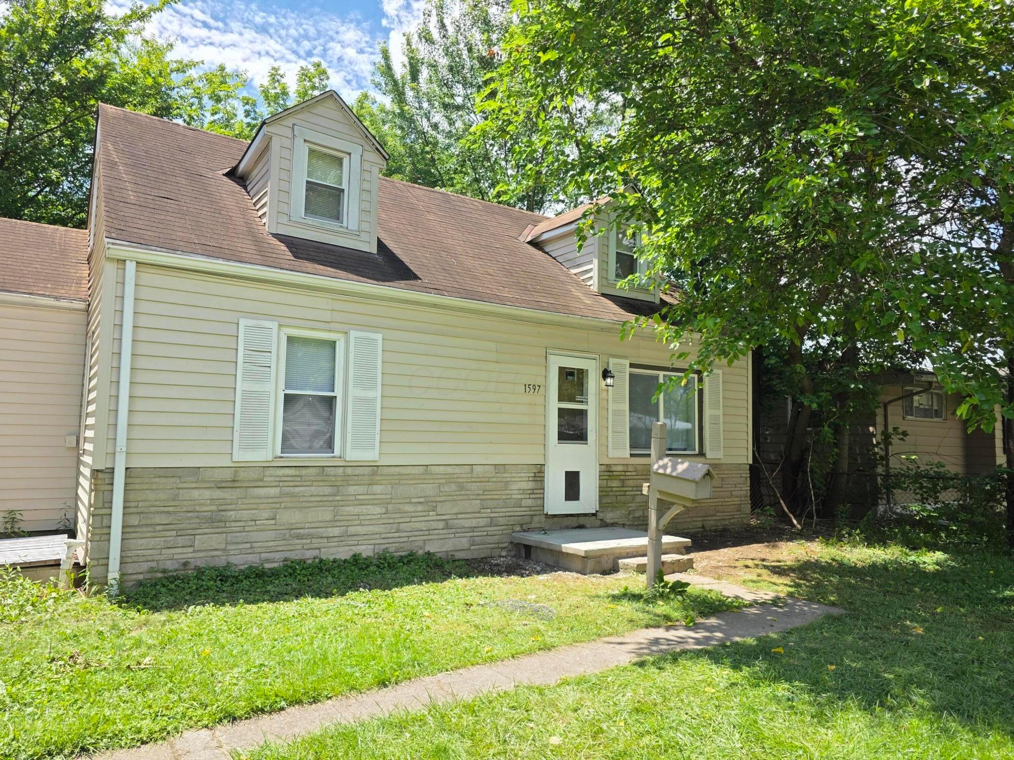 1597 Koebel Road Columbus, OH 43207 - Photo 1 of 32