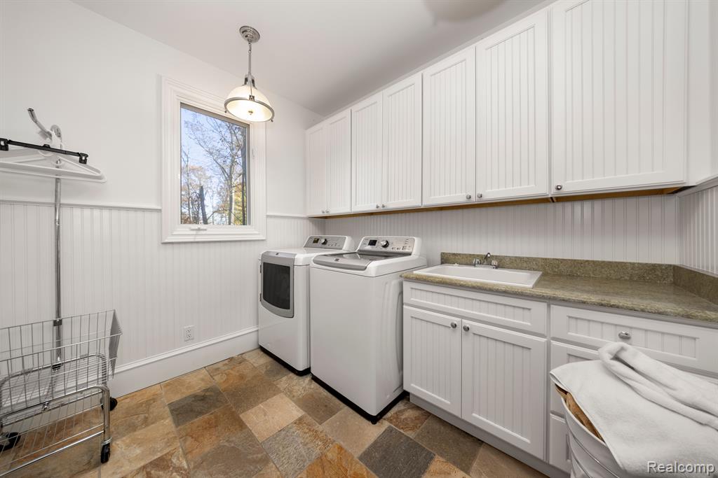 4326 Commerce Road West Bloomfield, MI 48324 - Photo 28 of 75
