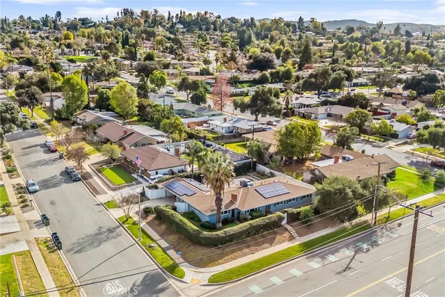 $869,000 | 1235 West Cypress Avenue, Redlands, CA 92373