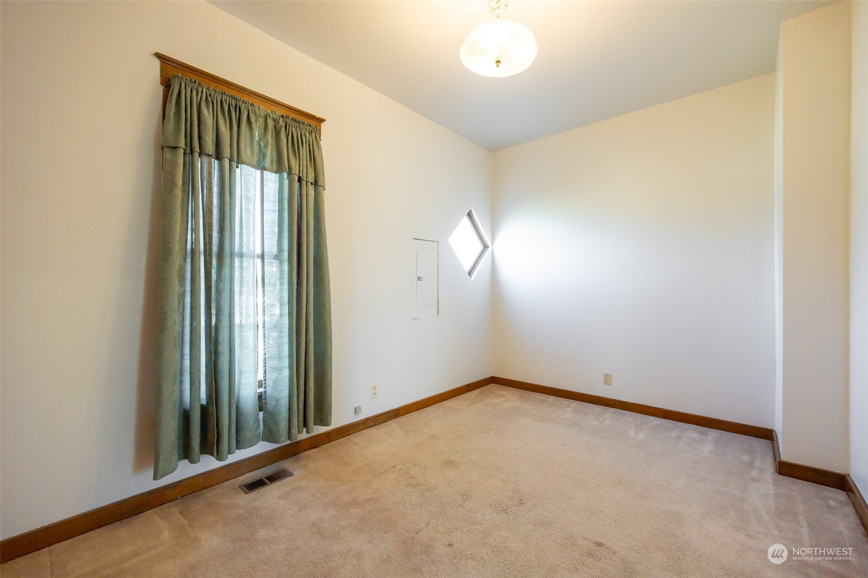 61 North Puterbaugh Road Grandview, WA 98930 - Photo 16 of 40