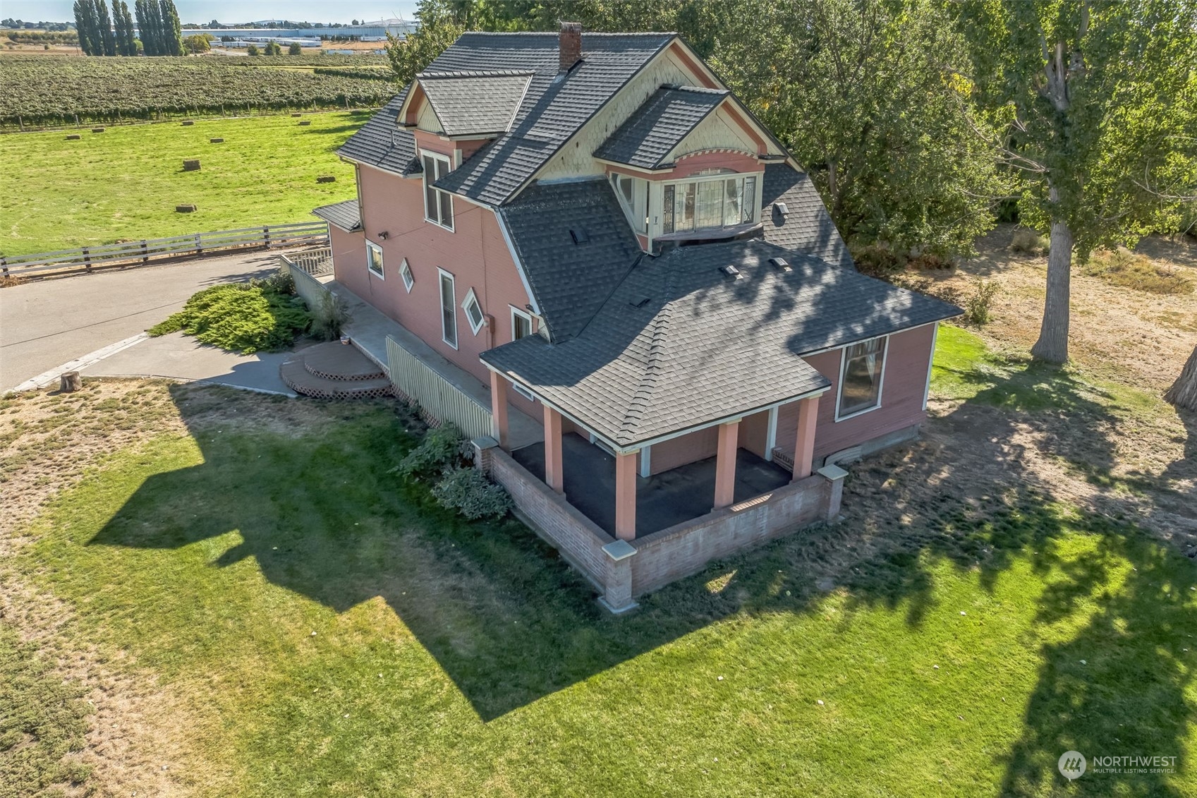 61 North Puterbaugh Road Grandview, WA 98930 - Photo 2 of 40