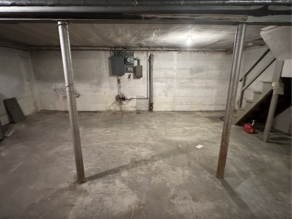 72 Redlands Road Boston, MA 02132 - Photo 18 of 19 a view of empty room