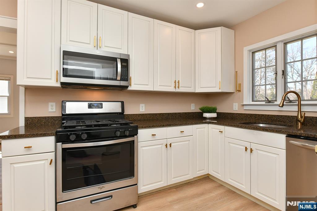 420 Carmita Avenue, Unit 1 Rutherford, NJ 07070 - Photo 19 of 25