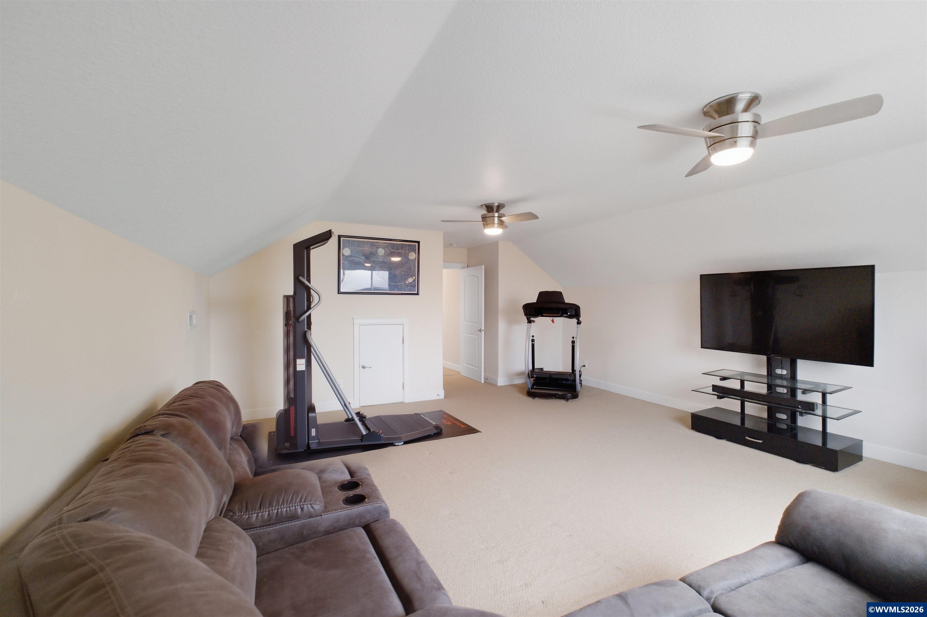 2697 Islander Avenue Northwest Salem, OR 97304 - Photo 44 of 50