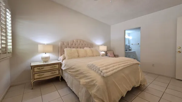 $7,500 | 1303 North Rose Avenue, Palm Springs, CA 92262