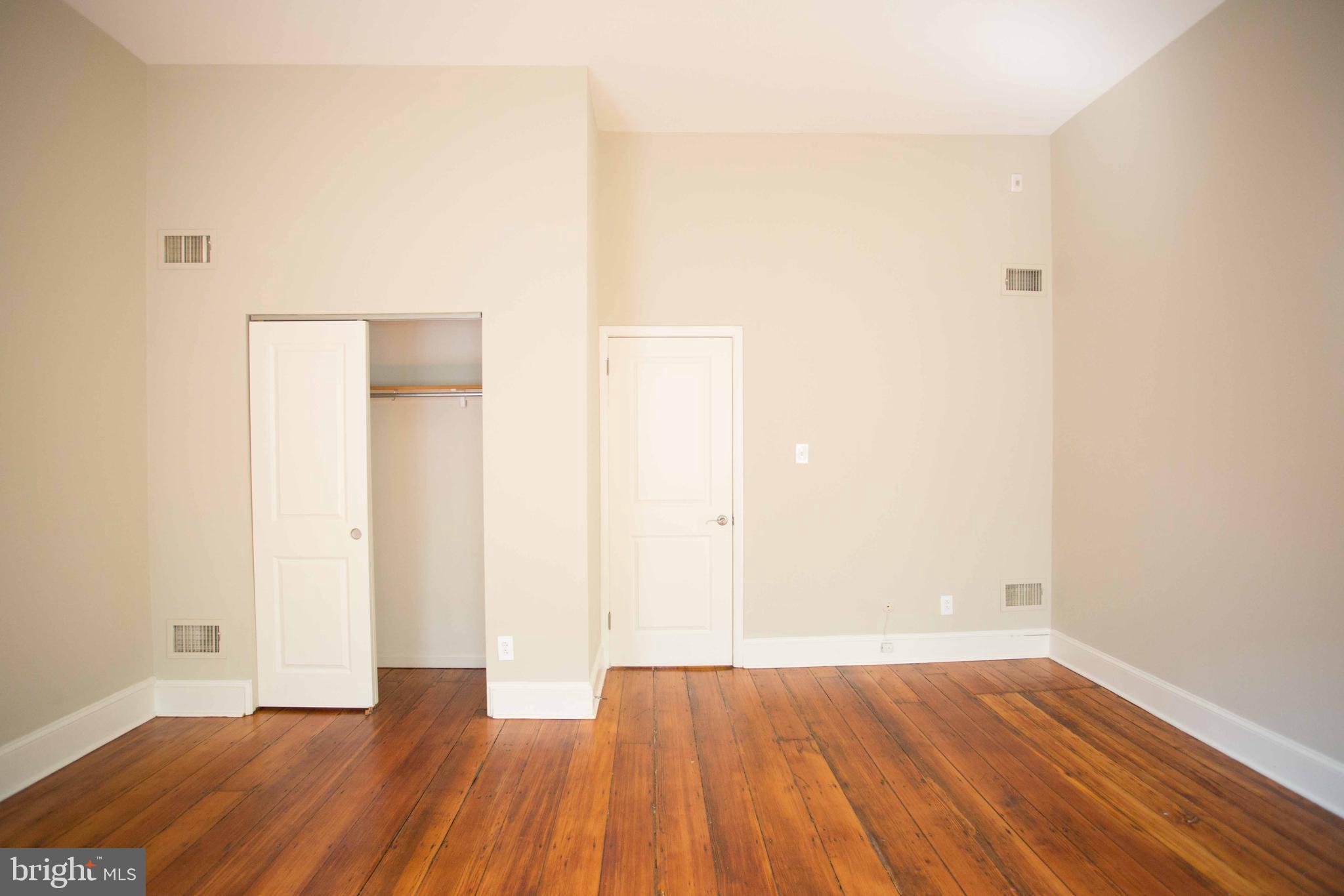 727 Spruce Street, Unit 1B Philadelphia, PA 19106 - Photo 15 of 18