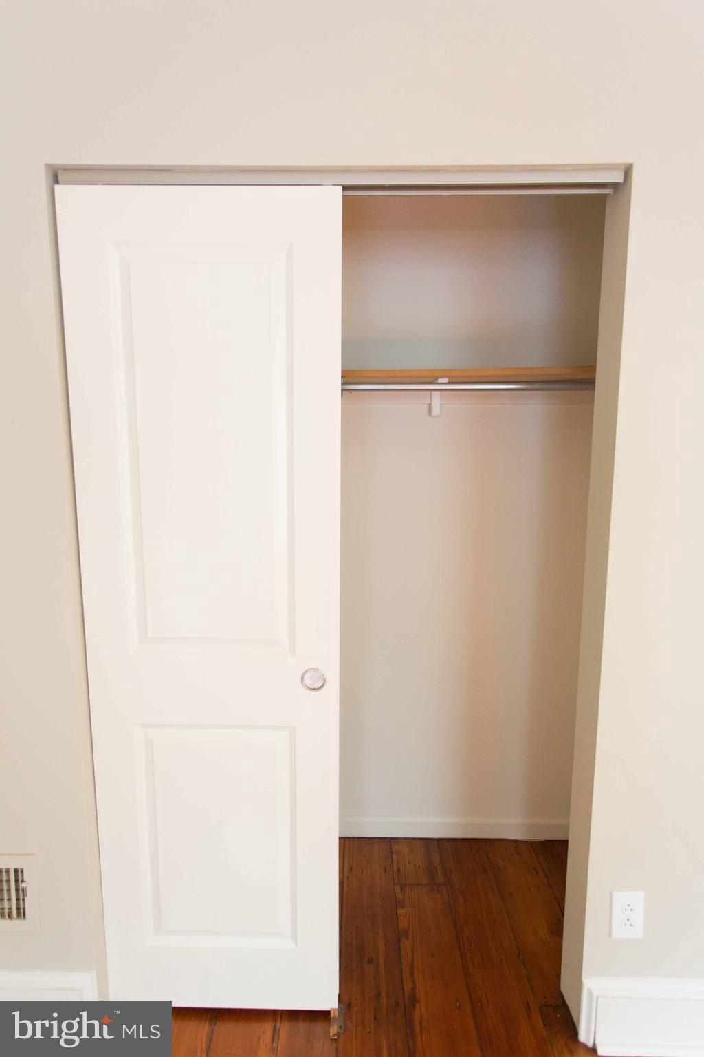 727 Spruce Street, Unit 1B Philadelphia, PA 19106 - Photo 16 of 18