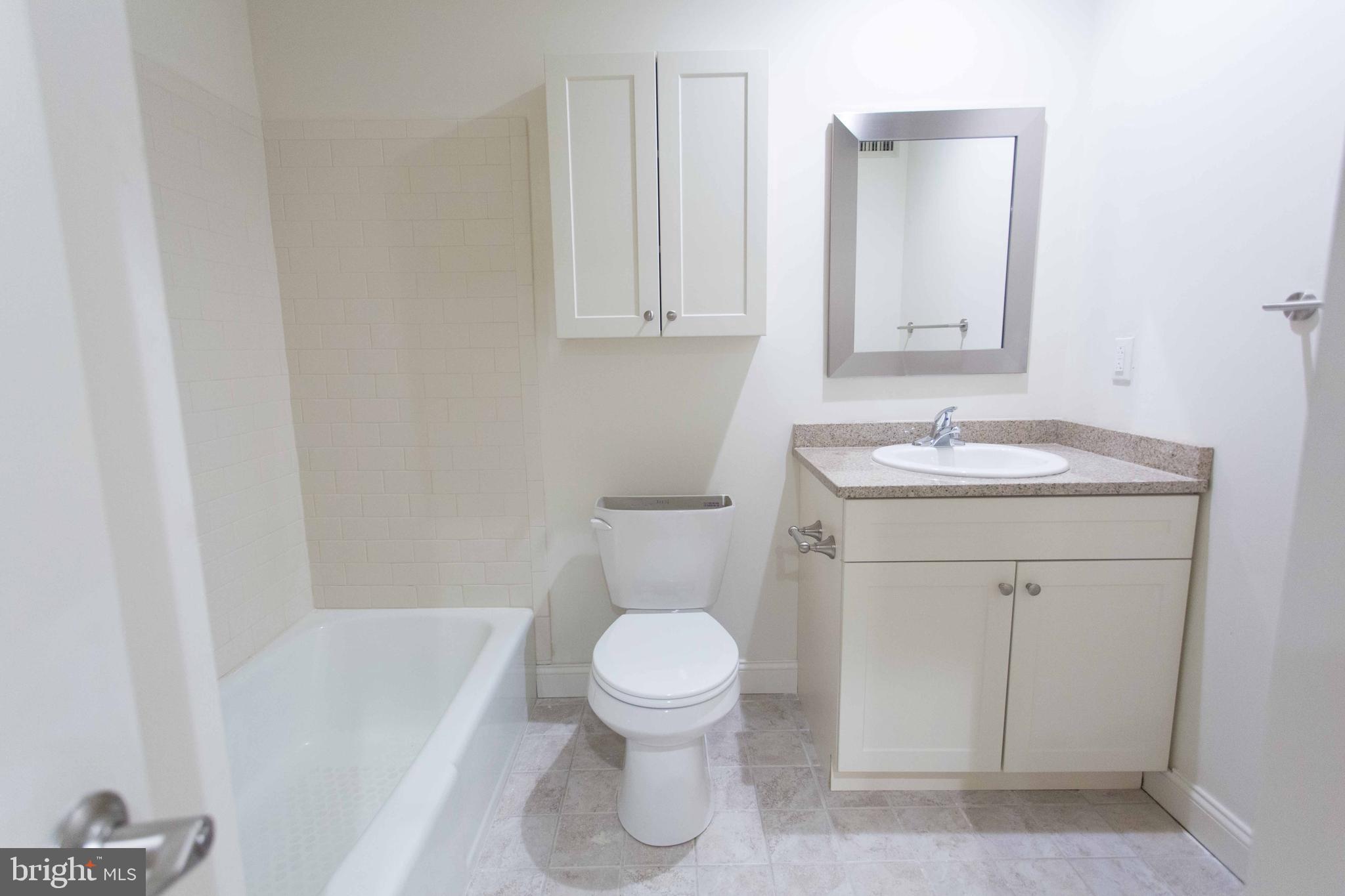 727 Spruce Street, Unit 1B Philadelphia, PA 19106 - Photo 17 of 18