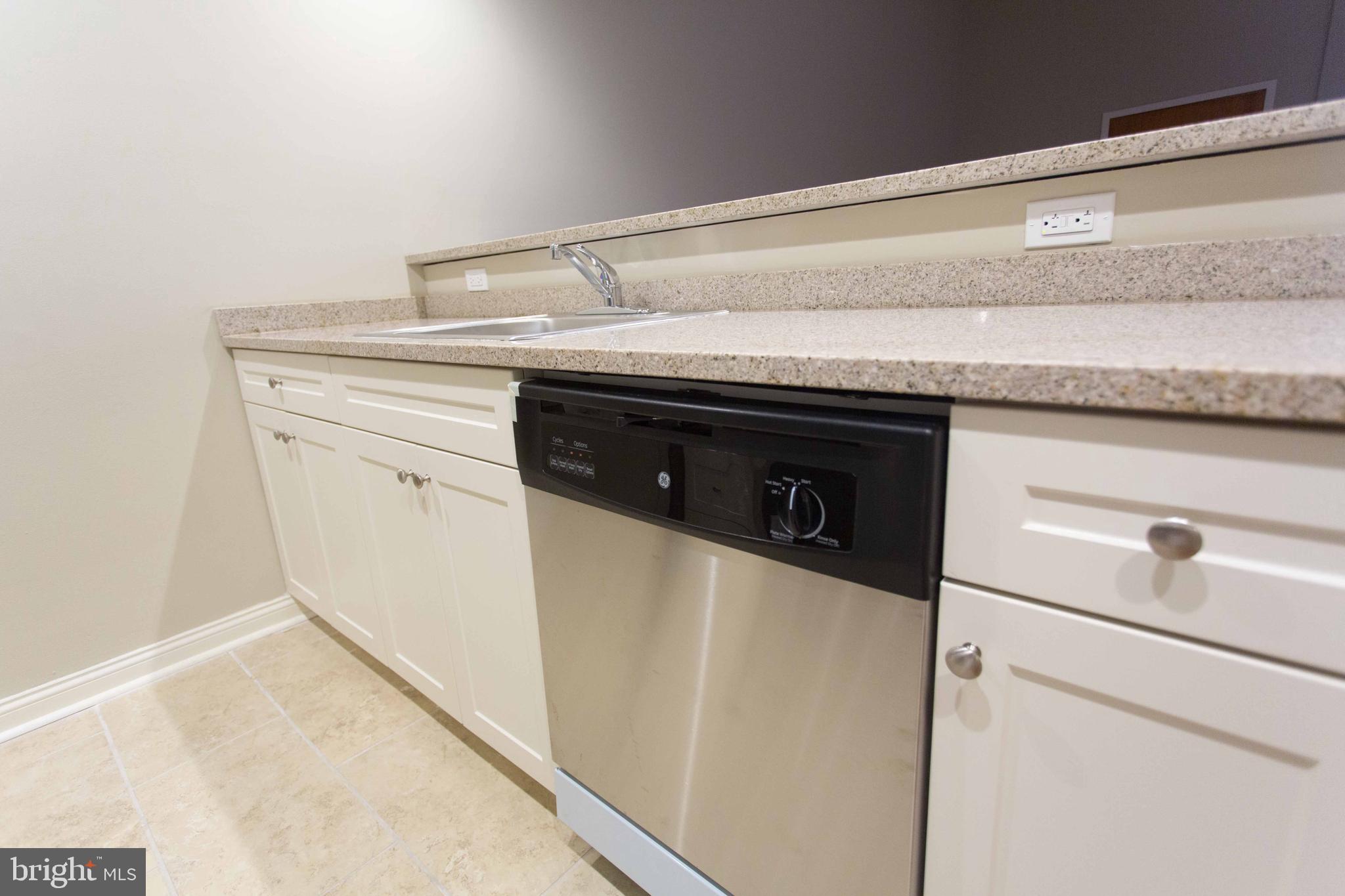 727 Spruce Street, Unit 1B Philadelphia, PA 19106 - Photo 9 of 18