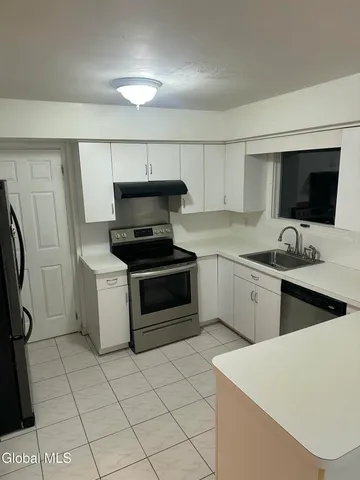 $400,000 | 92 Fleetwood Avenue, Albany, NY 12209