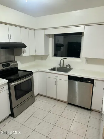 $400,000 | 92 Fleetwood Avenue, Albany, NY 12209