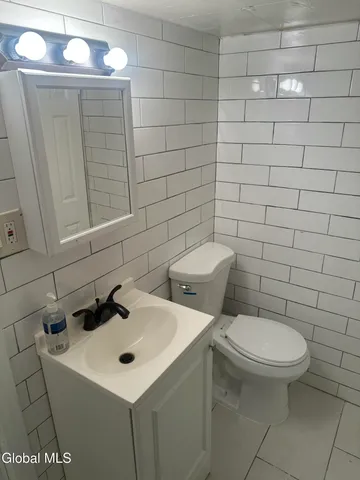 $400,000 | 92 Fleetwood Avenue, Albany, NY 12209